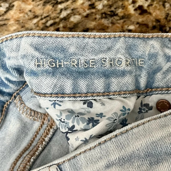 American Eagle High Rise Shortie Light Wash Patches Cut Off Beach Vacation 4 - Picture 7 of 12